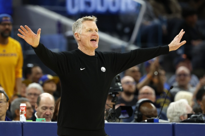 Shams:科尔曾考虑离开NBA,与拉科布会面后两年顶薪留队 Shams:科尔曾考虑离开NBA,与拉科布会面后两年顶薪留队