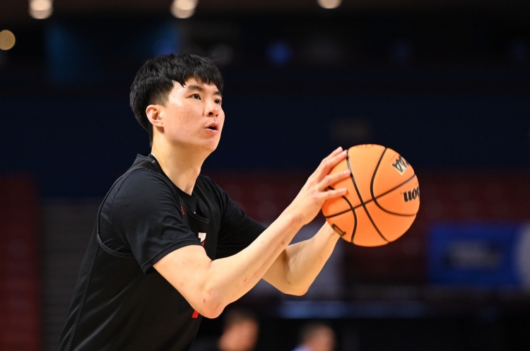 李贤重三度冲击NBA夏联 马刺成最新试金石
