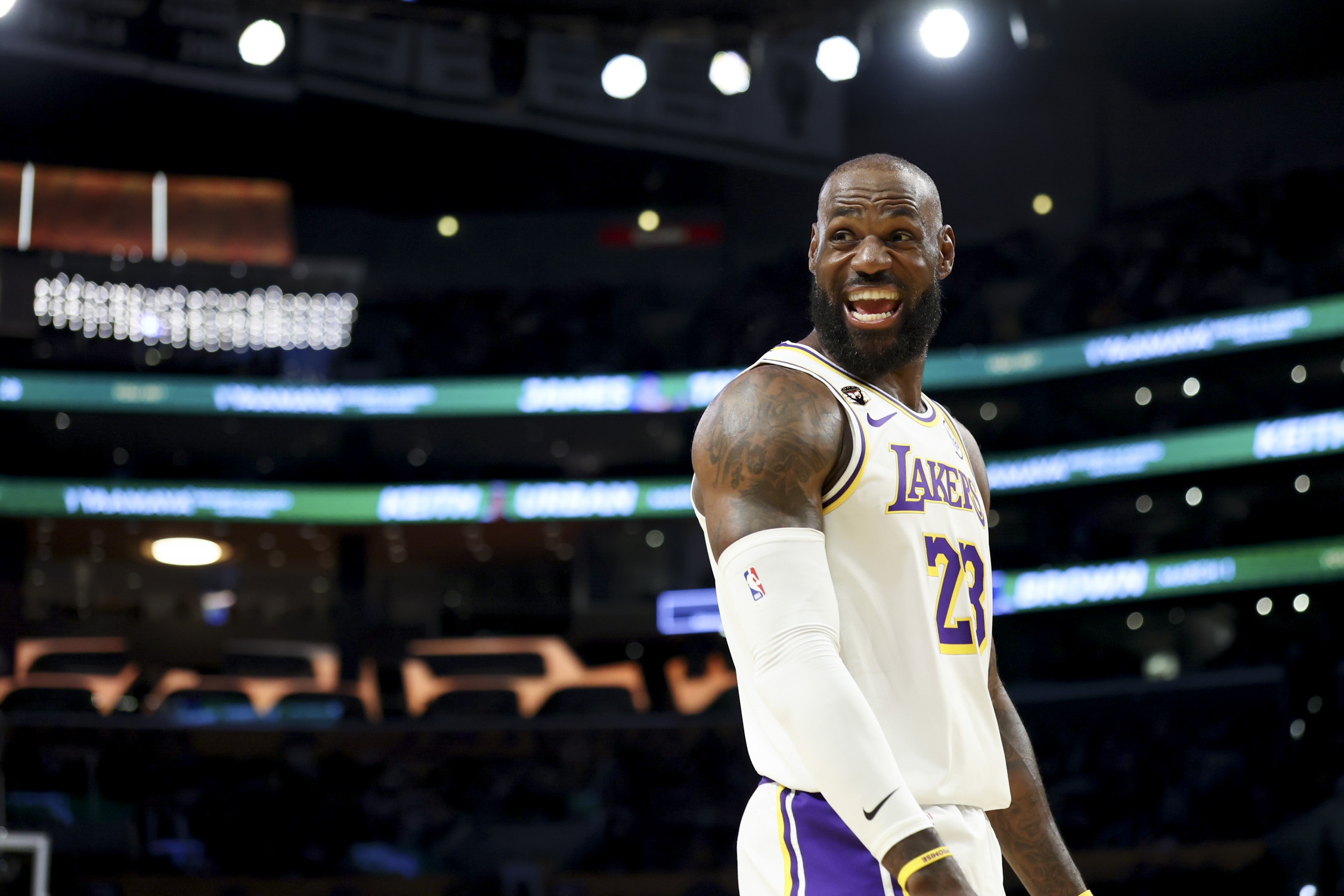 里奇·保罗:詹姆斯42岁仍有10-12队询价,历史罕见